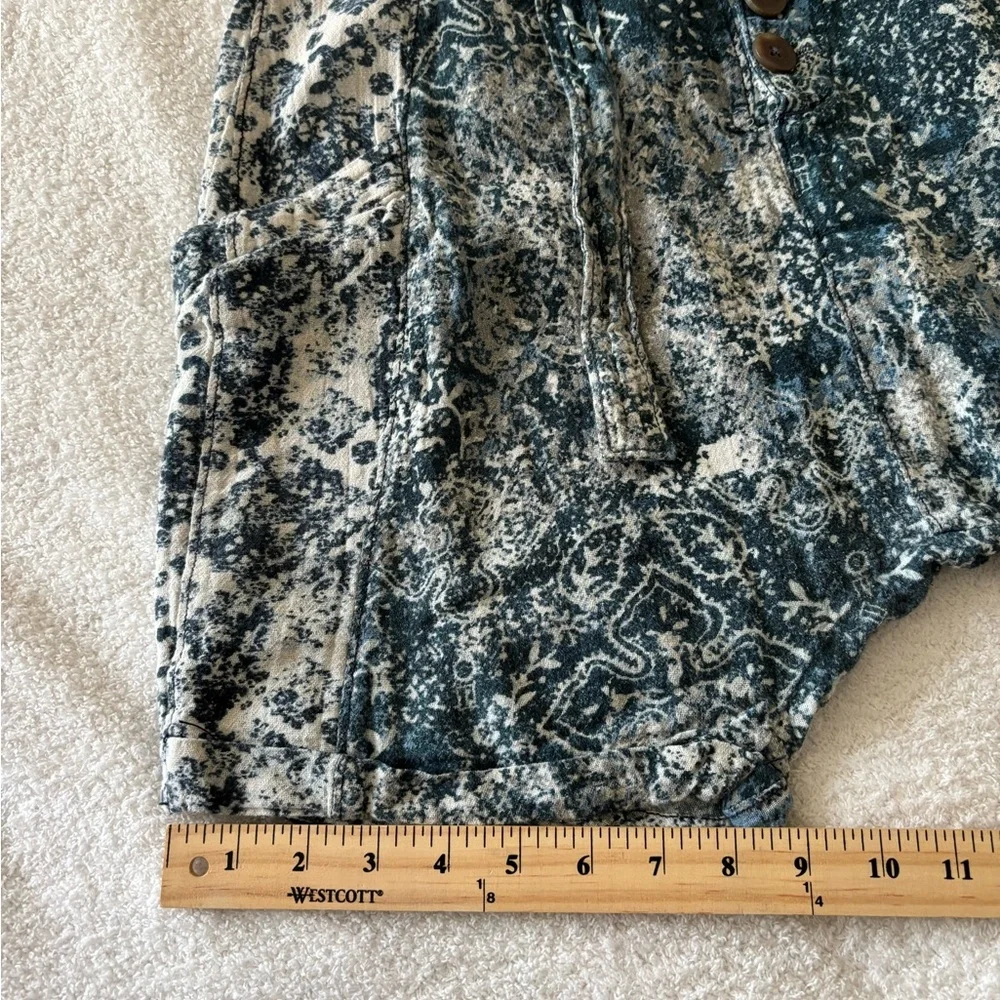 Free People Blue and White Cargo Shorts - Picture 8 of 11